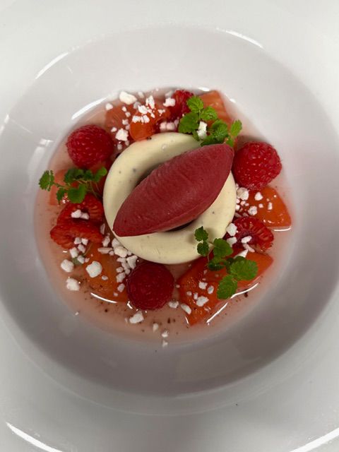 Framboises, sorbet et crème vanille