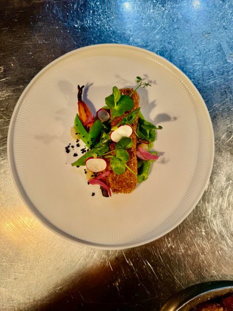 Poisson pané aux légumes printaniers